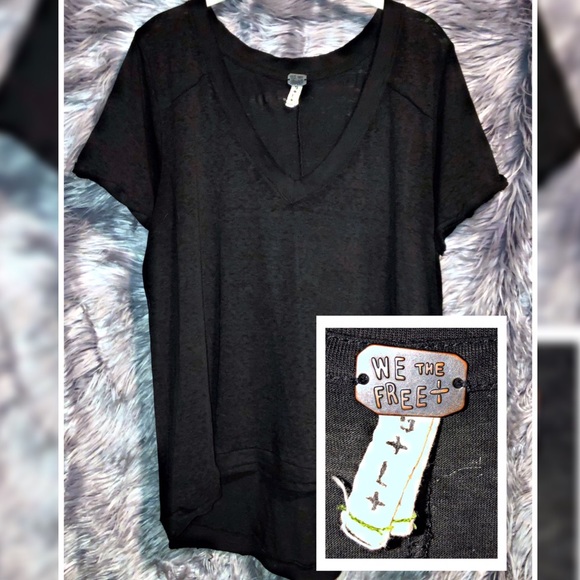 Free People Tops - 💥We the FREE hi/low black V neckTee